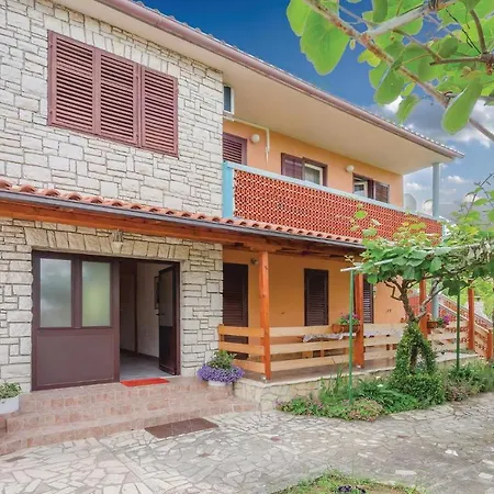 2 Bedroom Cozy In Labin