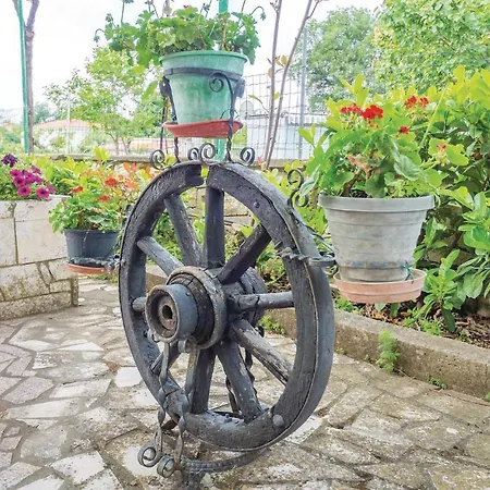 2 Bedroom Cozy In Labin *